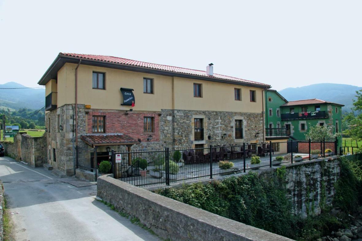 Adino Posada Restaurante Casa Juanchu מראה חיצוני תמונה